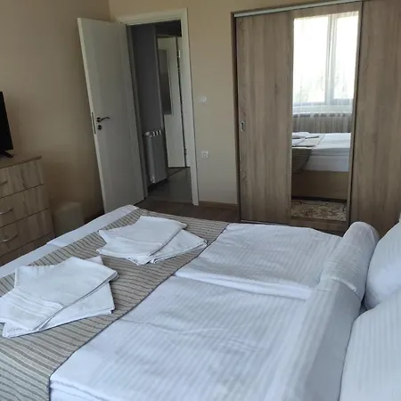 четири сезона 2 Apartment *